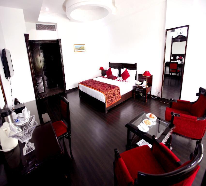 Kc Cross Road Hotel ปัญจ์กุลา ภายนอก รูปภาพ