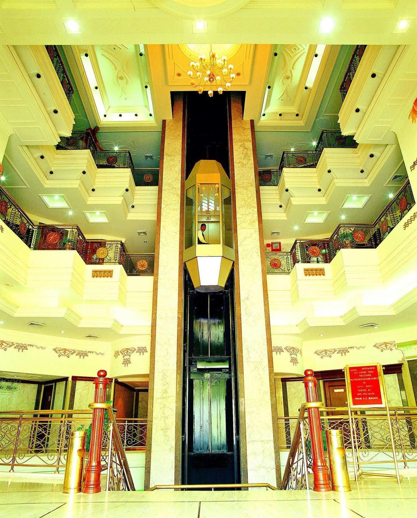 Kc Cross Road Hotel ปัญจ์กุลา ภายนอก รูปภาพ