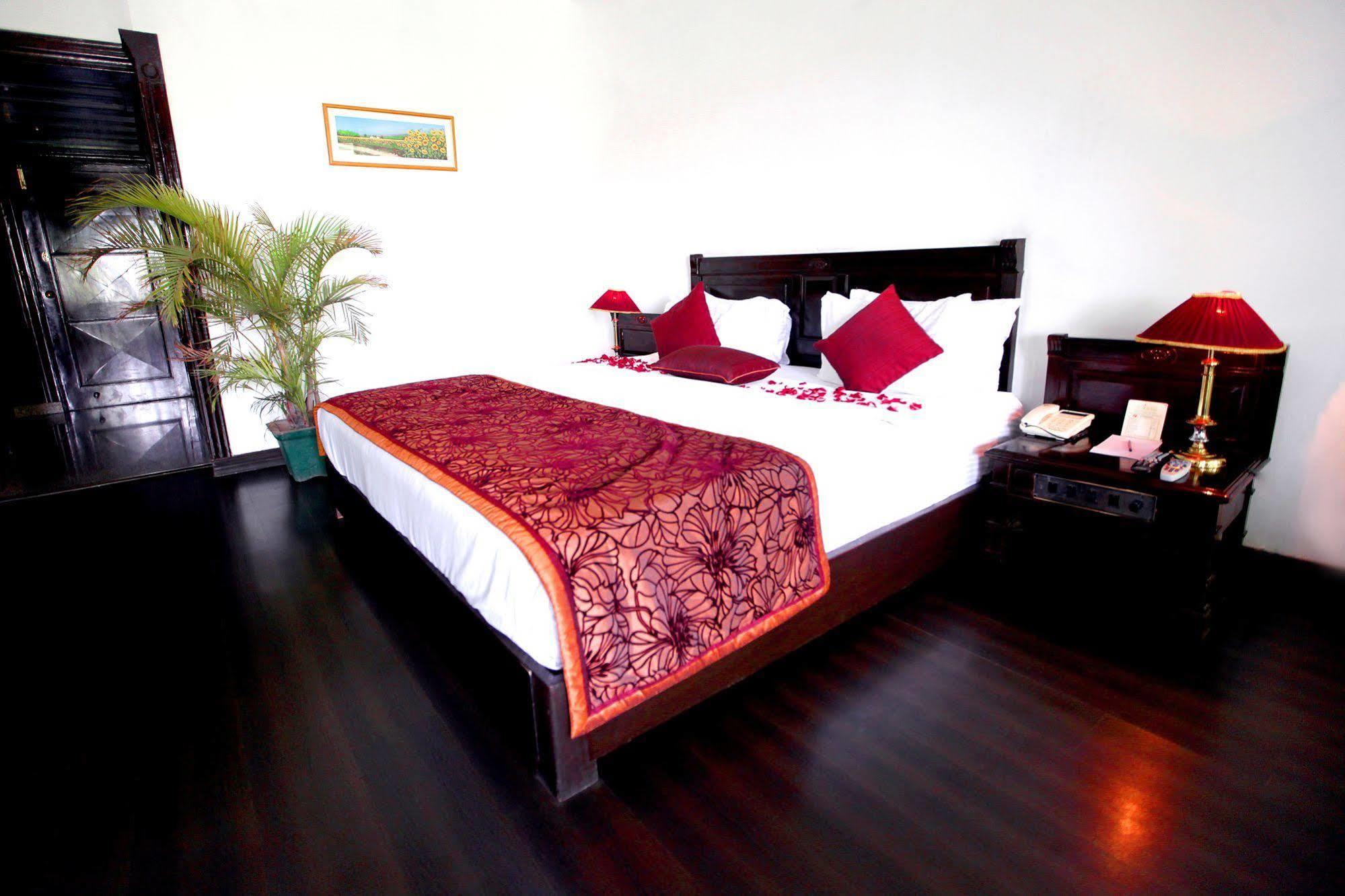 Kc Cross Road Hotel ปัญจ์กุลา ภายนอก รูปภาพ
