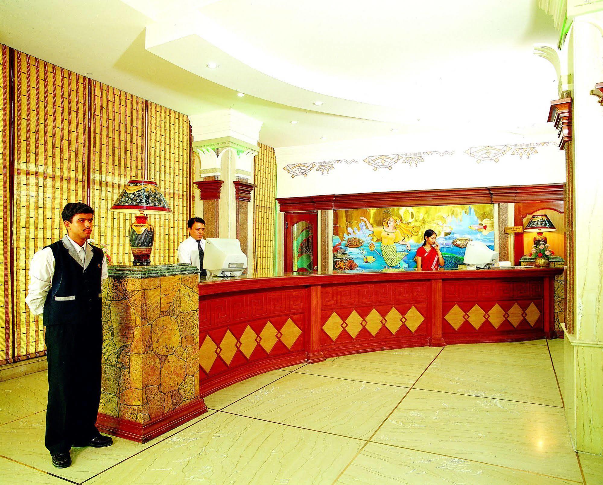 Kc Cross Road Hotel ปัญจ์กุลา ภายนอก รูปภาพ