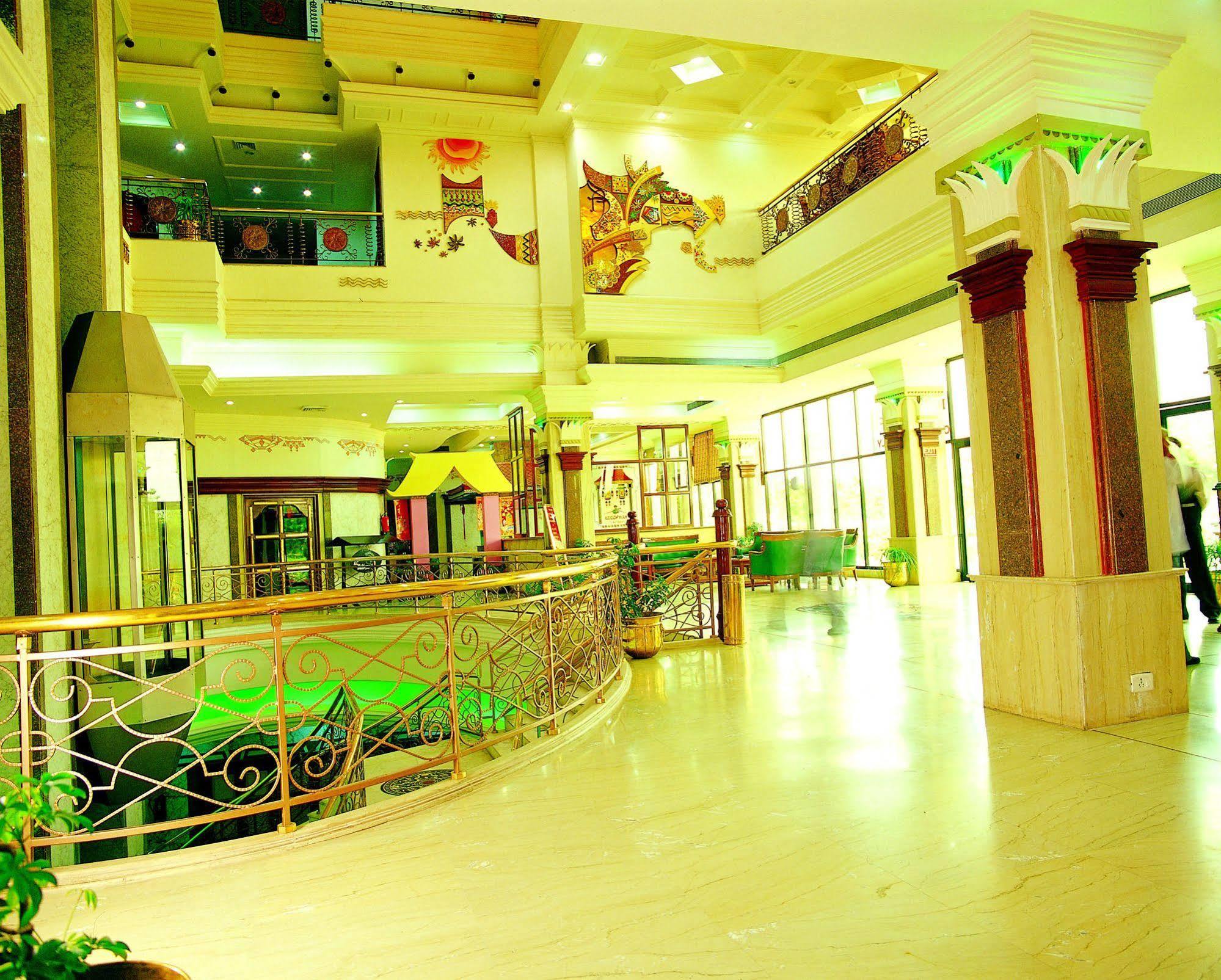 Kc Cross Road Hotel ปัญจ์กุลา ภายนอก รูปภาพ