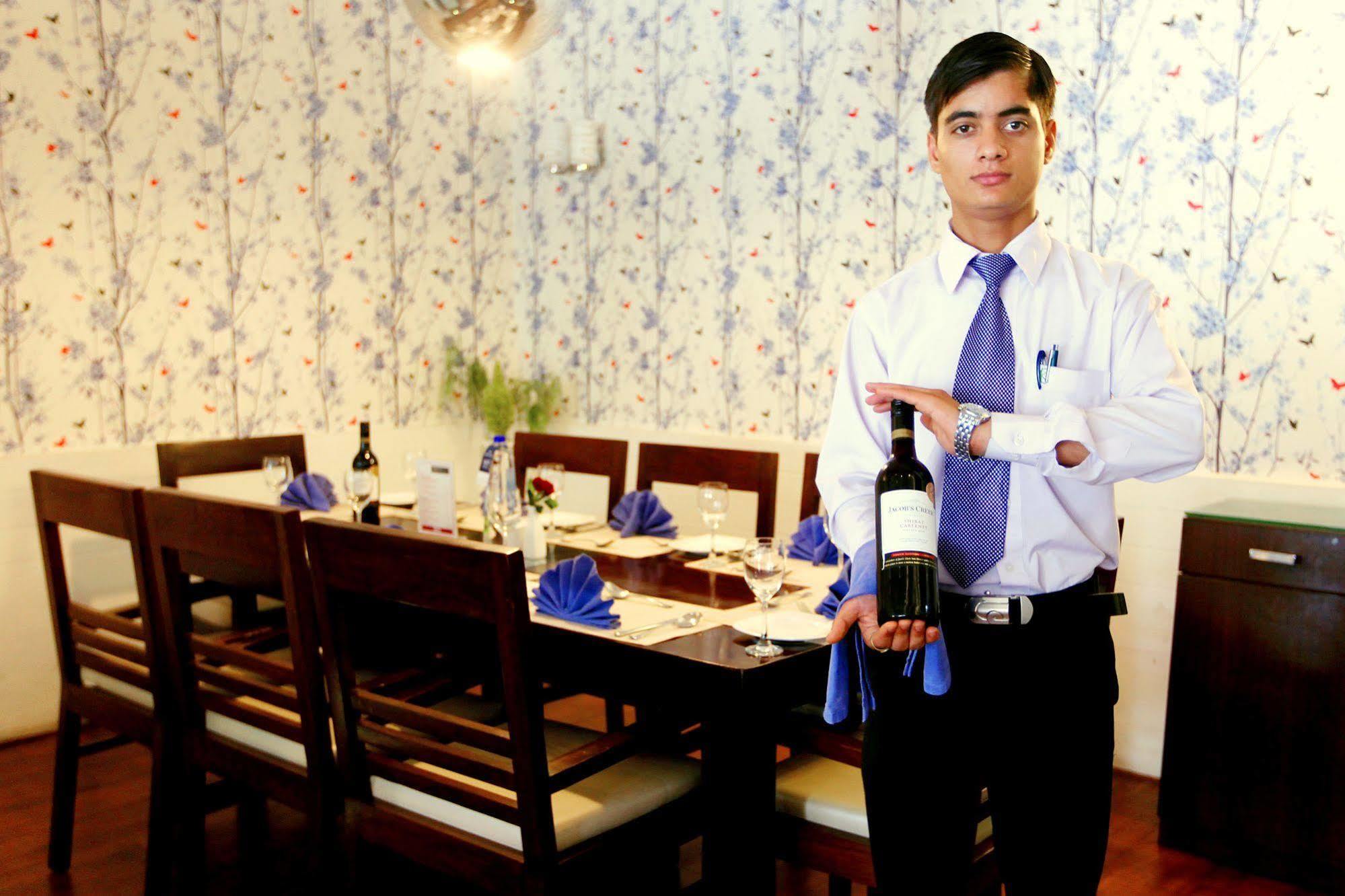 Kc Cross Road Hotel ปัญจ์กุลา ภายนอก รูปภาพ